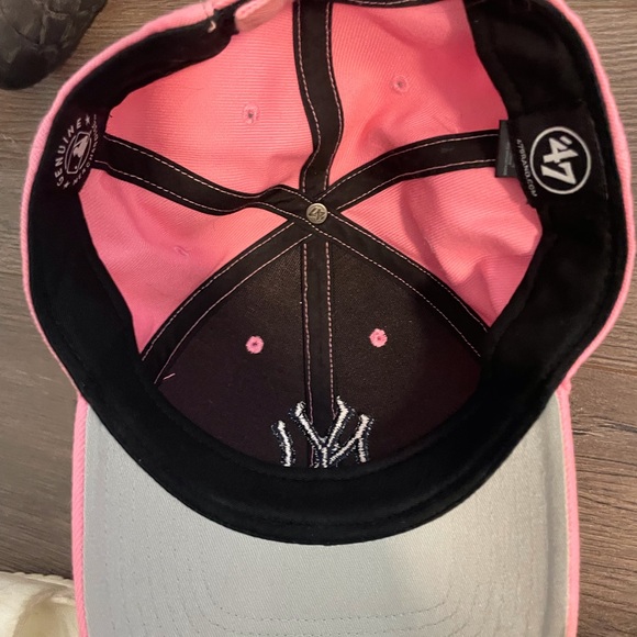 Yankees cap, NEVER WORN, was gifted, pink and brand new, one size fits most - Picture 2 of 3
